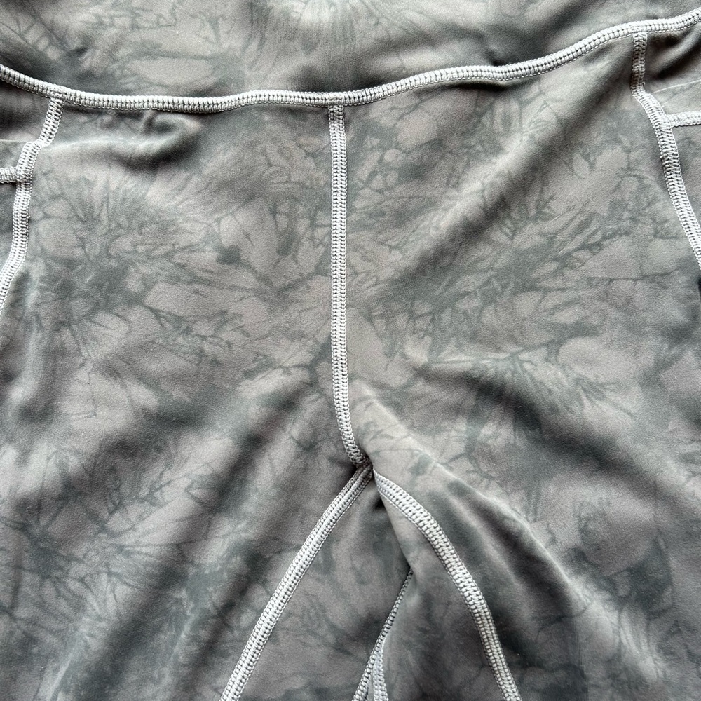 Gray Patterned Leggings - Picture 2 of 6